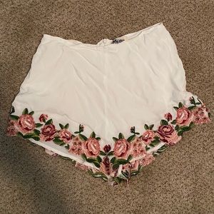 Show Me Your Mumu Ashton Short Rose Embroidery